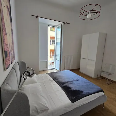 Madama Nocleg ze śniadaniem Bari