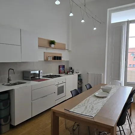 Madama Nocleg ze śniadaniem *