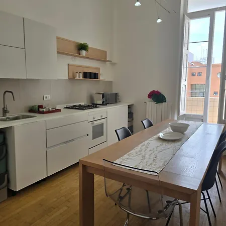 Madama Nocleg ze śniadaniem *